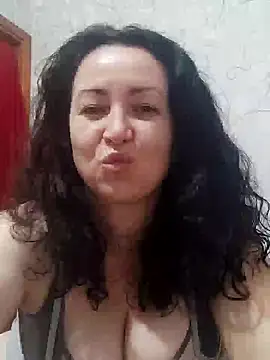 Snapshot of Velvet3451 chatting on 10/25/25, 02:56 Velvet3451 online show from 10/25/25, 02:56