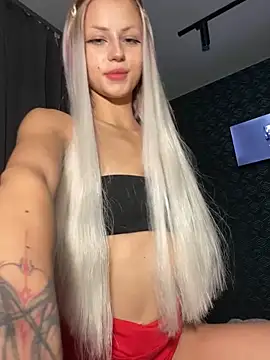 Snapshot of FavoriteKira chatting on 10/08/25, 05:21 FavoriteKira online show from 10/08/25, 05:21