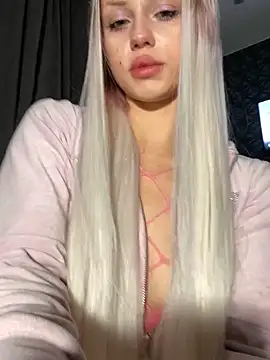 Snapshot of FavoriteKira chatting on 10/09/25, 05:22 FavoriteKira online show from 10/09/25, 05:22