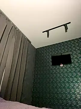 Snapshot of FavoriteKira chatting on 11/11/25, 09:26 FavoriteKira online show from 11/11/25, 09:26