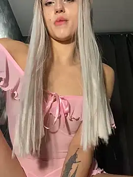 Snapshot of FavoriteKira chatting on 11/12/25, 06:19 FavoriteKira online show from 11/12/25, 06:19