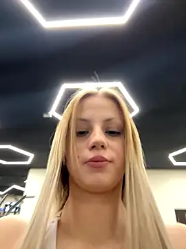 Snapshot of FavoriteKira chatting on 01/10/26, 05:15 FavoriteKira online show from 01/10/26, 05:15