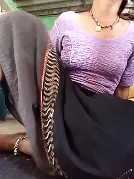 MISS LOVE 001 online show from 09/13/25, 05:51