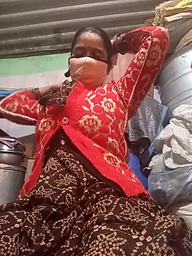 MISS LOVE 001 online show from 12/14/25, 04:34