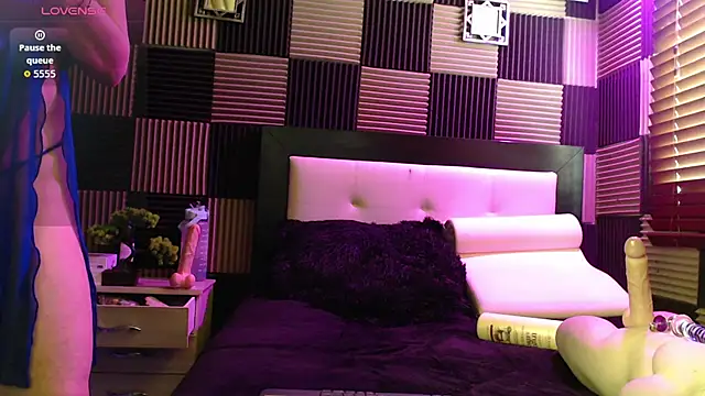 antonela-tompson online show from 04/09/26, 05:18