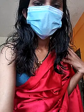 Snapshot of Shivani2002 chatting on 11/24/25, 08:25 Shivani2002 online show from 11/24/25, 08:25