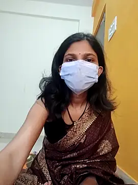 Snapshot of Shivani2002 chatting on 12/19/25, 01:23 Shivani2002 online show from 12/19/25, 01:23