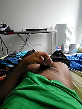 Snapshot of Syto772 chatting on 12/14/25, 02:00 Syto772 online show from 12/14/25, 02:00