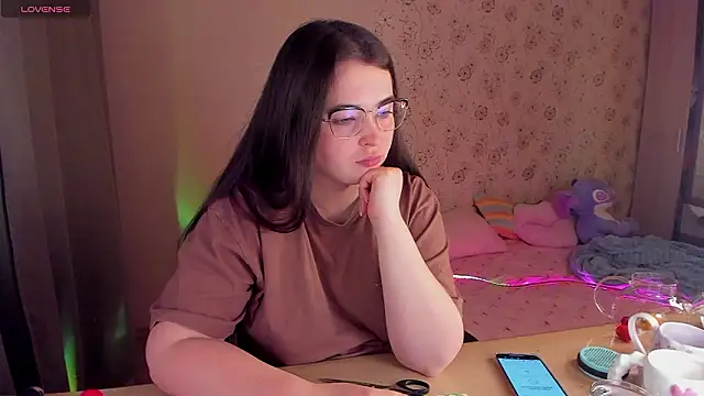 Alice next door online show from 02/25/26, 02:05