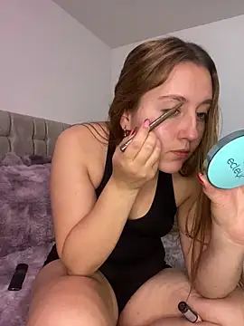 Snapshot of Cutie_blondie chatting on 12/19/25, 10:17 Cutie blondie online show from 12/19/25, 10:17