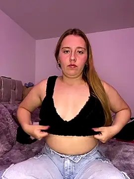 Snapshot of Cutie_blondie chatting on 01/08/26, 12:46 Cutie blondie online show from 01/08/26, 12:46