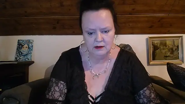 TiffanyMature online show from 05/11/26, 02:12