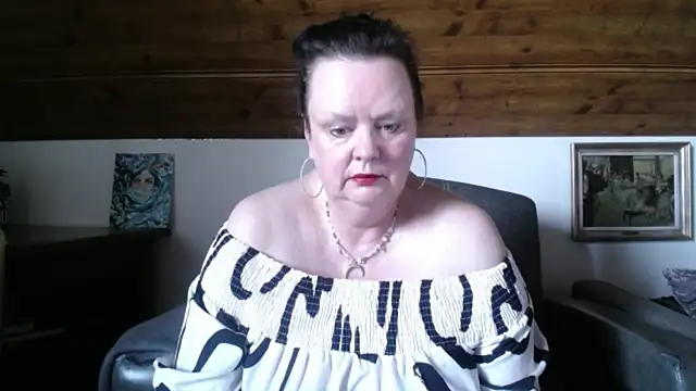 TiffanyMature online show from 05/24/26, 03:06