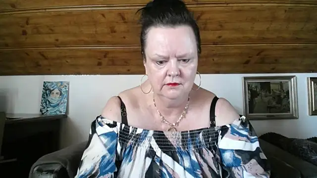 TiffanyMature online show from 06/01/26, 07:21