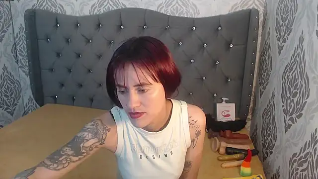 Snapshot of katheblows chatting on 10/15/25, 12:38 katheblows online show from 10/15/25, 12:38