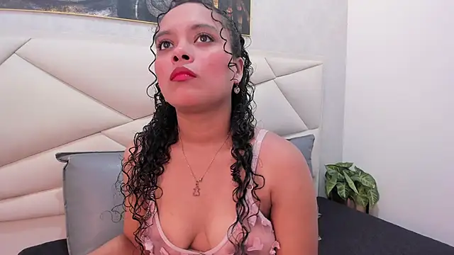 ValeriaJulio  online show from 01/17/26, 03:39