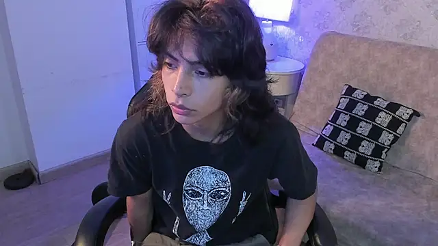 Snapshot of Dereck_Manson chatting on 10/05/25, 11:41 Dereck Manson online show from 10/05/25, 11:41