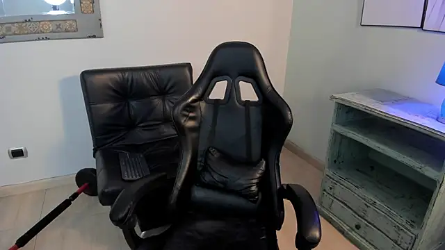 Snapshot of Dereck_Manson chatting on 10/18/25, 11:44 Dereck Manson online show from 10/18/25, 11:44