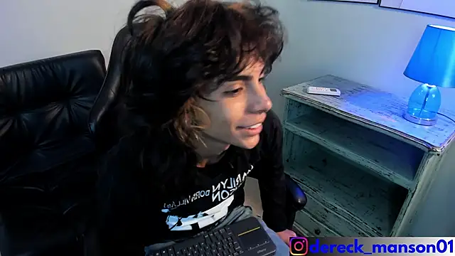Snapshot of Dereck_Manson chatting on 10/19/25, 11:44 Dereck Manson online show from 10/19/25, 11:44