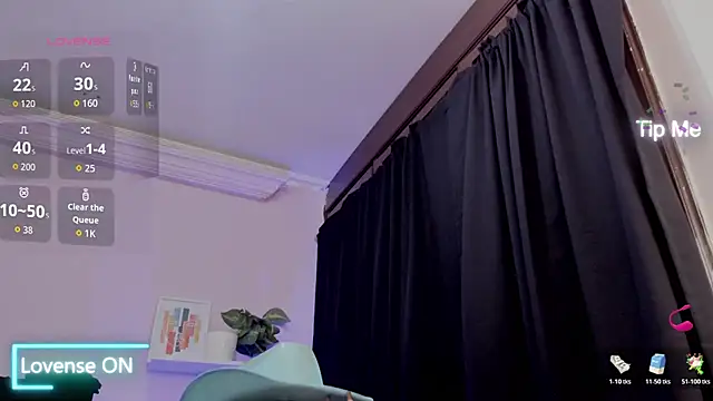 Snapshot of emmabridgerton chatting on 10/25/25, 08:25 emmabridgerton online show from 10/25/25, 08:25