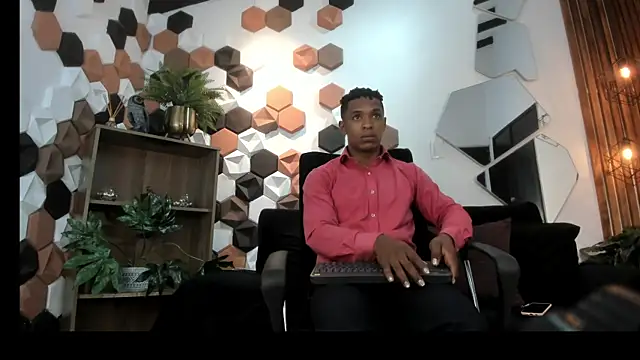 ItaloMoore online show from 10/06/25, 11:51