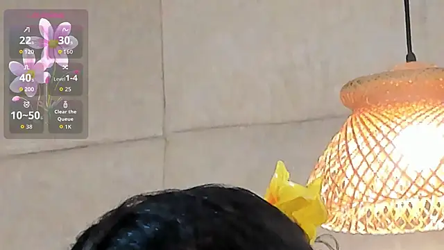 Snapshot of VioletHilton chatting on 09/26/25, 06:56 VioletHilton online show from 09/26/25, 06:56