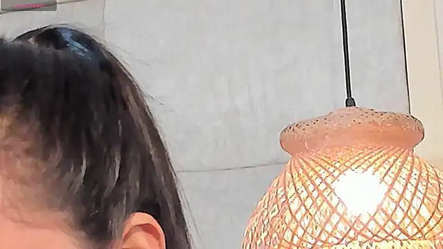 Snapshot of VioletHilton chatting on 11/27/25, 08:00 VioletHilton online show from 11/27/25, 08:00