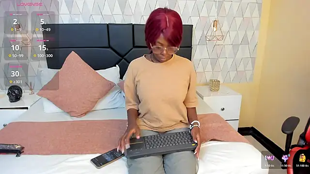 OliviaGarciaa online show from 11/20/25, 07:13