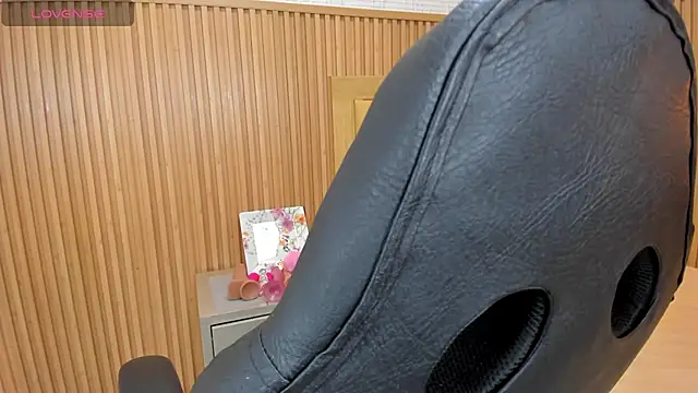 MELISSAROUGE online show from 11/21/25, 07:56