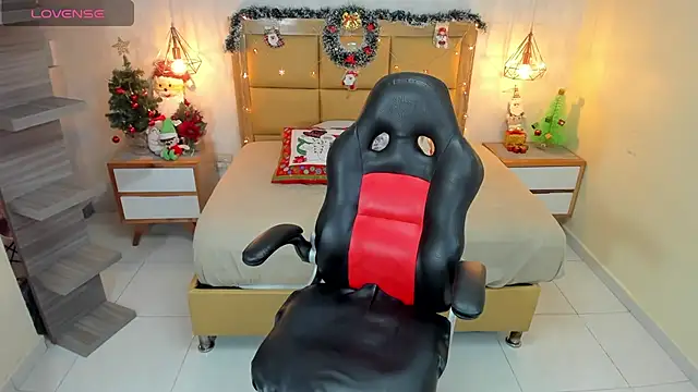 MELISSAROUGE online show from 12/04/25, 07:22