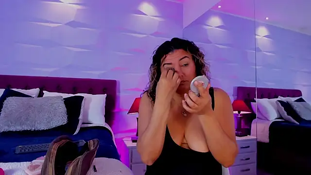 Nataly Foley online show from 02/25/26, 07:34