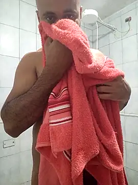 Snapshot of reisloko chatting on 10/31/25, 10:11 reisloko online show from 10/31/25, 10:11