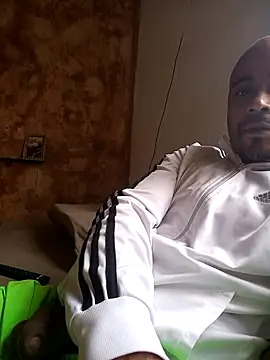 Snapshot of reisloko chatting on 11/15/25, 11:29 reisloko online show from 11/15/25, 11:29