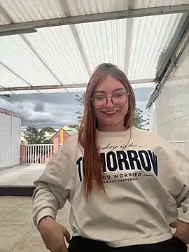 Snapshot of LunaVelvet777 chatting on 11/26/25, 06:42 LunaVelvet777 online show from 11/26/25, 06:42