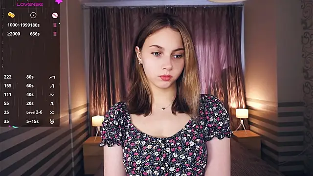 Snapshot of NylaNadler chatting on 10/04/25, 06:11 NylaNadler online show from 10/04/25, 06:11