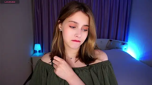 Snapshot of NylaNadler chatting on 11/01/25, 06:15 NylaNadler online show from 11/01/25, 06:15