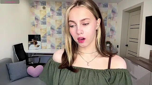 Snapshot of NylaNadler chatting on 02/23/26, 06:11 NylaNadler online show from 02/23/26, 06:11