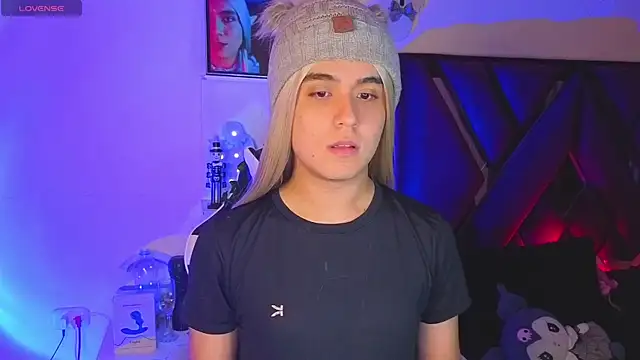 derek greyy  online show from 11/10/25, 10:53