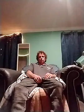 Snapshot of CatchyPart93 chatting on 12/18/25, 09:37 CatchyPart93 online show from 12/18/25, 09:37