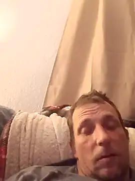 Snapshot of CatchyPart93 chatting on 02/15/26, 08:24 CatchyPart93 online show from 02/15/26, 08:24