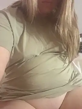 Snapshot of M1l3yD3w chatting on 09/25/25, 05:38 M1l3yD3w online show from 09/25/25, 05:38