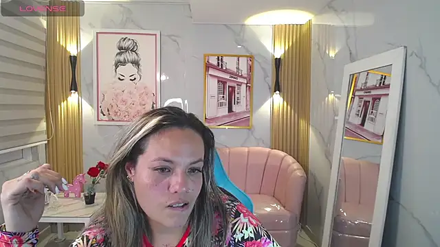 Snapshot of Jade_Jones_a chatting on 11/02/25, 03:42 Jade Jones a online show from 11/02/25, 03:42