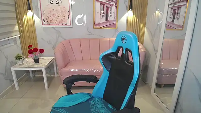 Snapshot of Jade_Jones_a chatting on 11/15/25, 04:32 Jade Jones a online show from 11/15/25, 04:32