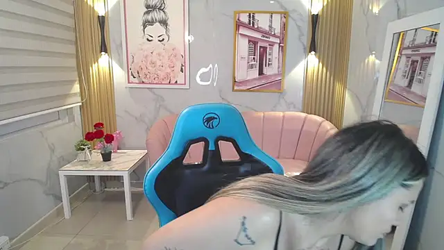 Snapshot of Jade_Jones_a chatting on 11/20/25, 03:39 Jade Jones a online show from 11/20/25, 03:39