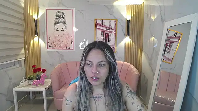 Snapshot of Jade_Jones_a chatting on 12/05/25, 03:37 Jade Jones a online show from 12/05/25, 03:37