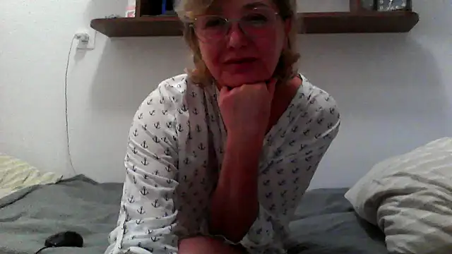 Snapshot of IrynaMolbertx chatting on 09/15/25, 07:58 IrynaMolbertx online show from 09/15/25, 07:58