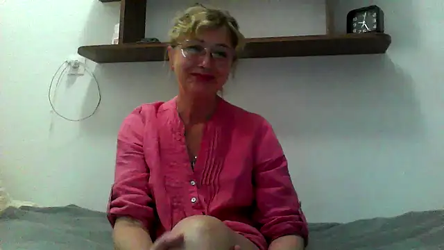 Snapshot of IrynaMolbertx chatting on 09/17/25, 07:26 IrynaMolbertx online show from 09/17/25, 07:26