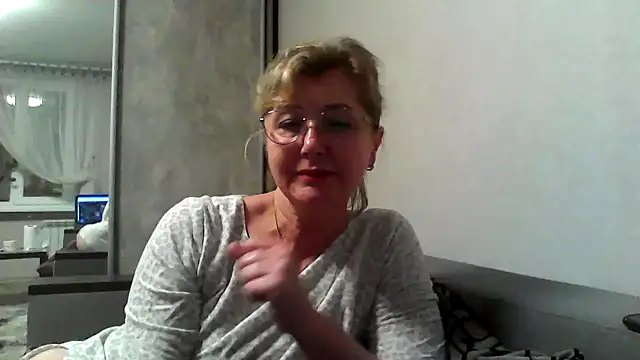 Snapshot of IrynaMolbertx chatting on 10/04/25, 07:23 IrynaMolbertx online show from 10/04/25, 07:23