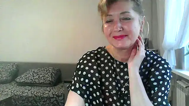 Snapshot of IrynaMolbertx chatting on 10/15/25, 08:14 IrynaMolbertx online show from 10/15/25, 08:14