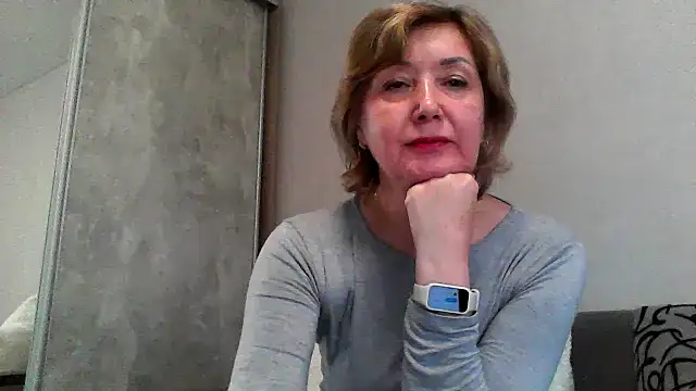 Snapshot of IrynaMolbertx chatting on 10/24/25, 07:16 IrynaMolbertx online show from 10/24/25, 07:16